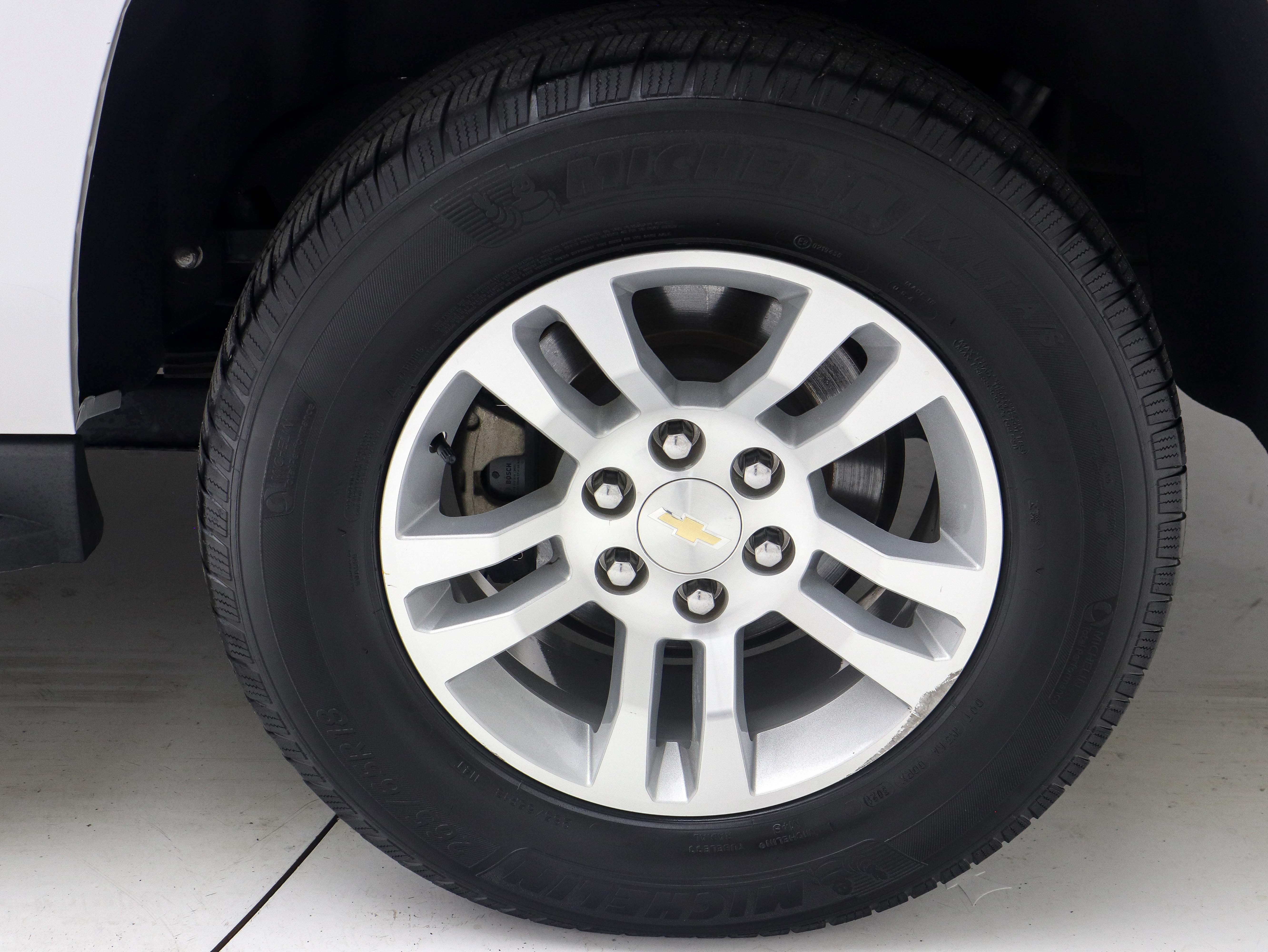 Used 2017 Chevrolet Suburban LT AWD/4WD image 35