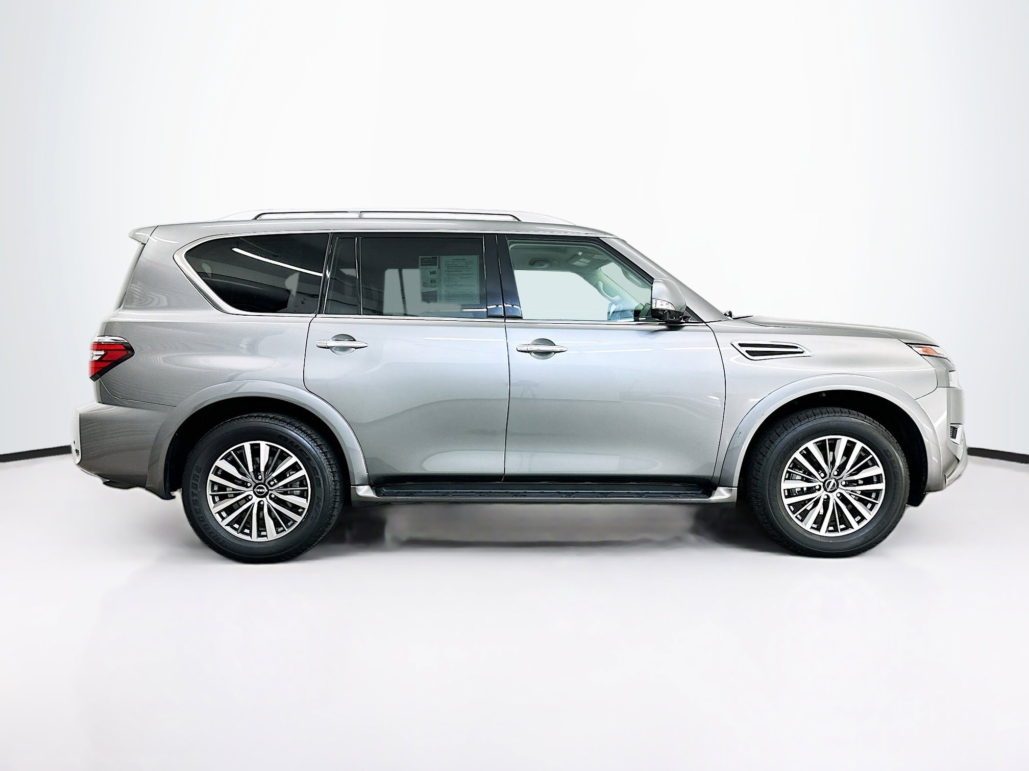 Used 2024 Nissan Armada SL image 10