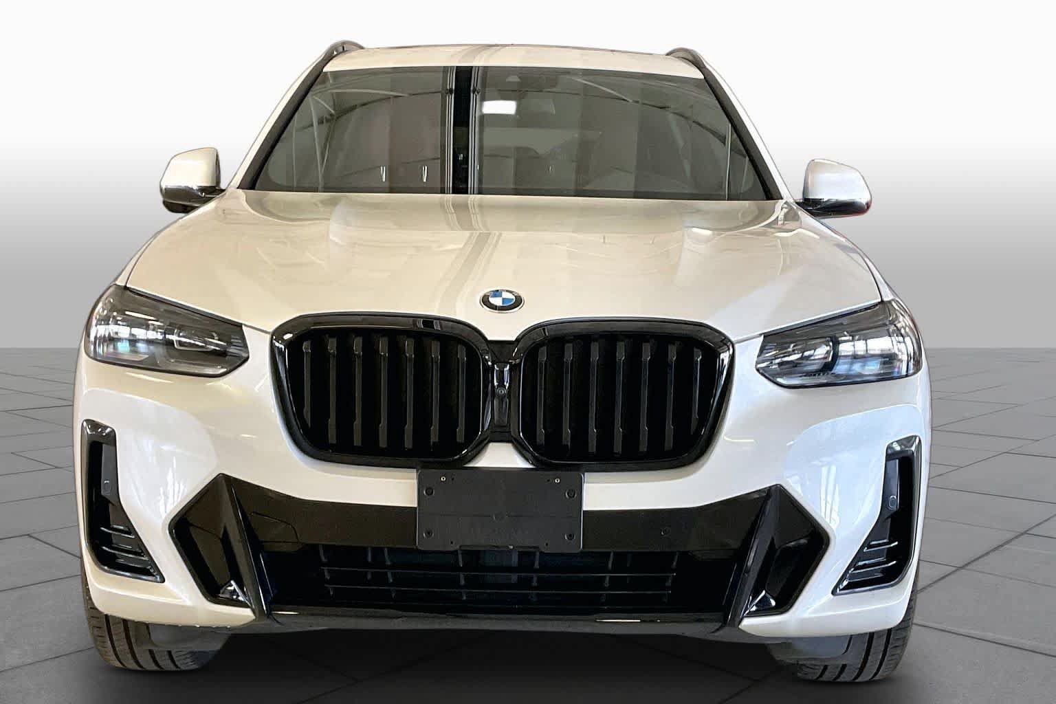 Used 2024 BMW X3 sDrive30i w/ M Sport Package RWD image 3