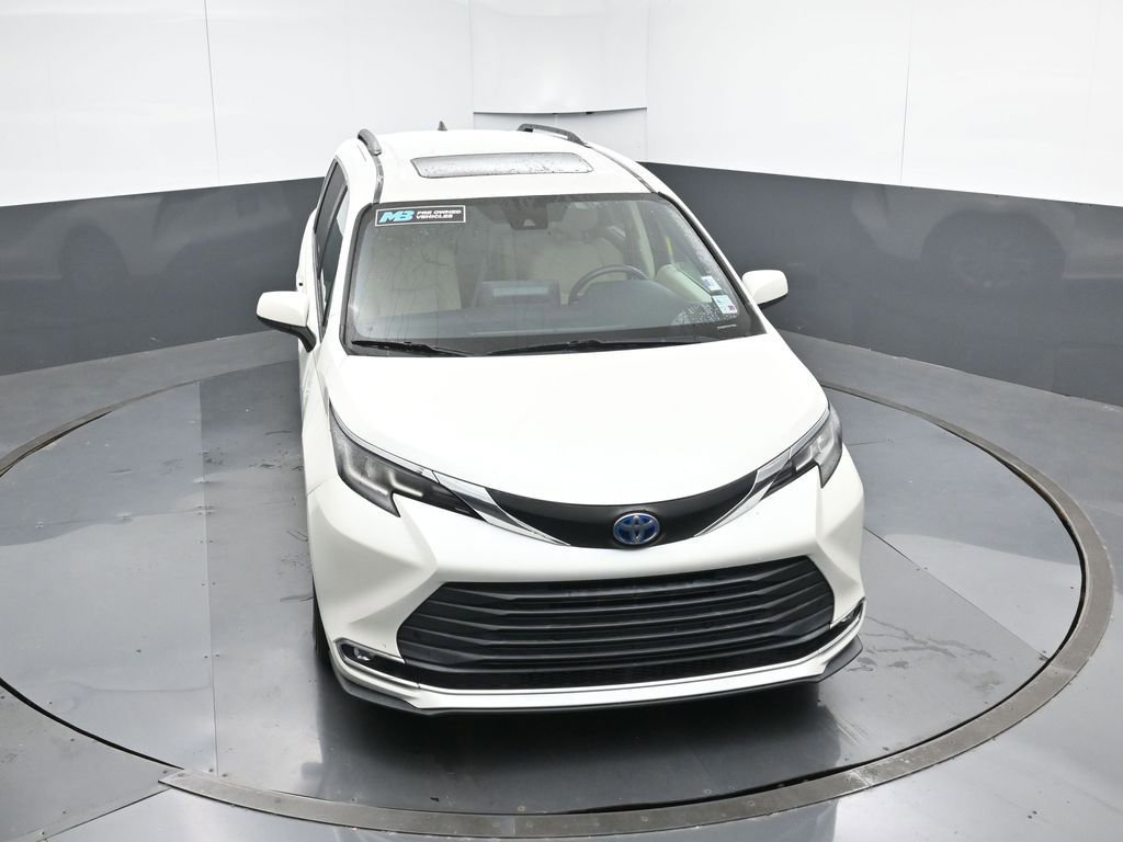 Used 2021 Toyota Sienna XLE image 52