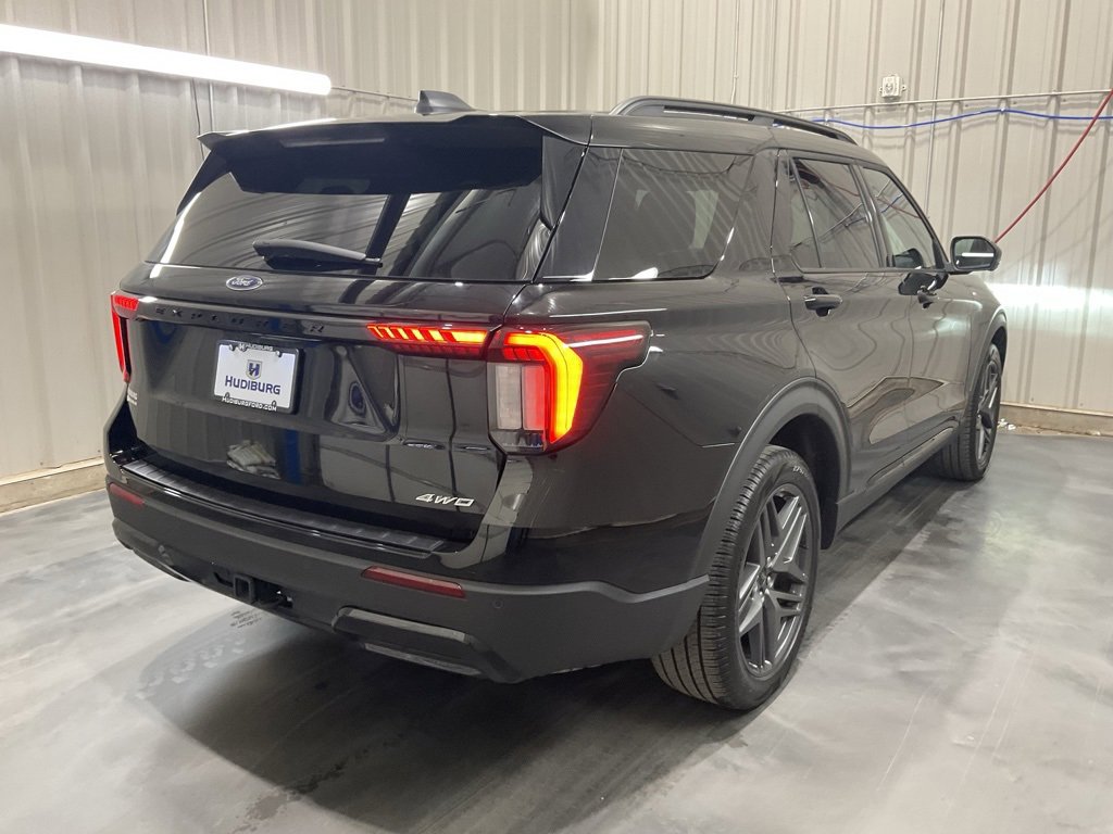 Used 2025 Ford Explorer ST-Line w/ ST-Line Street Pack image 24