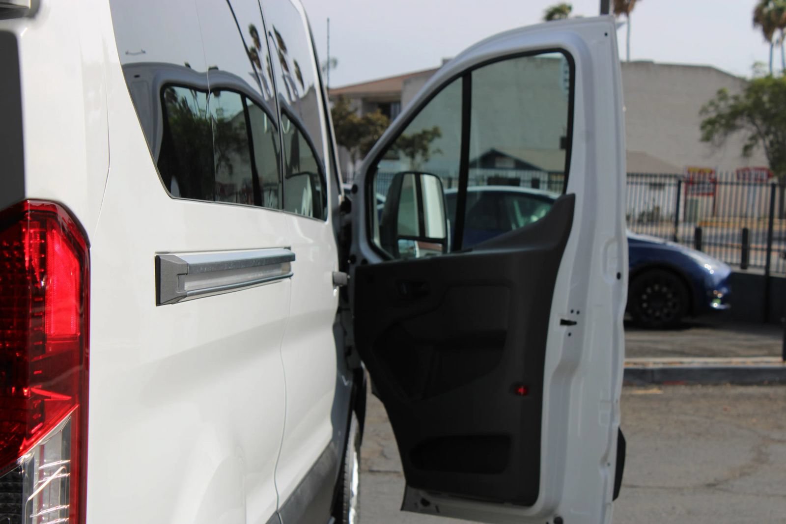 Used 2024 Ford Transit 350 XLT RWD image 17
