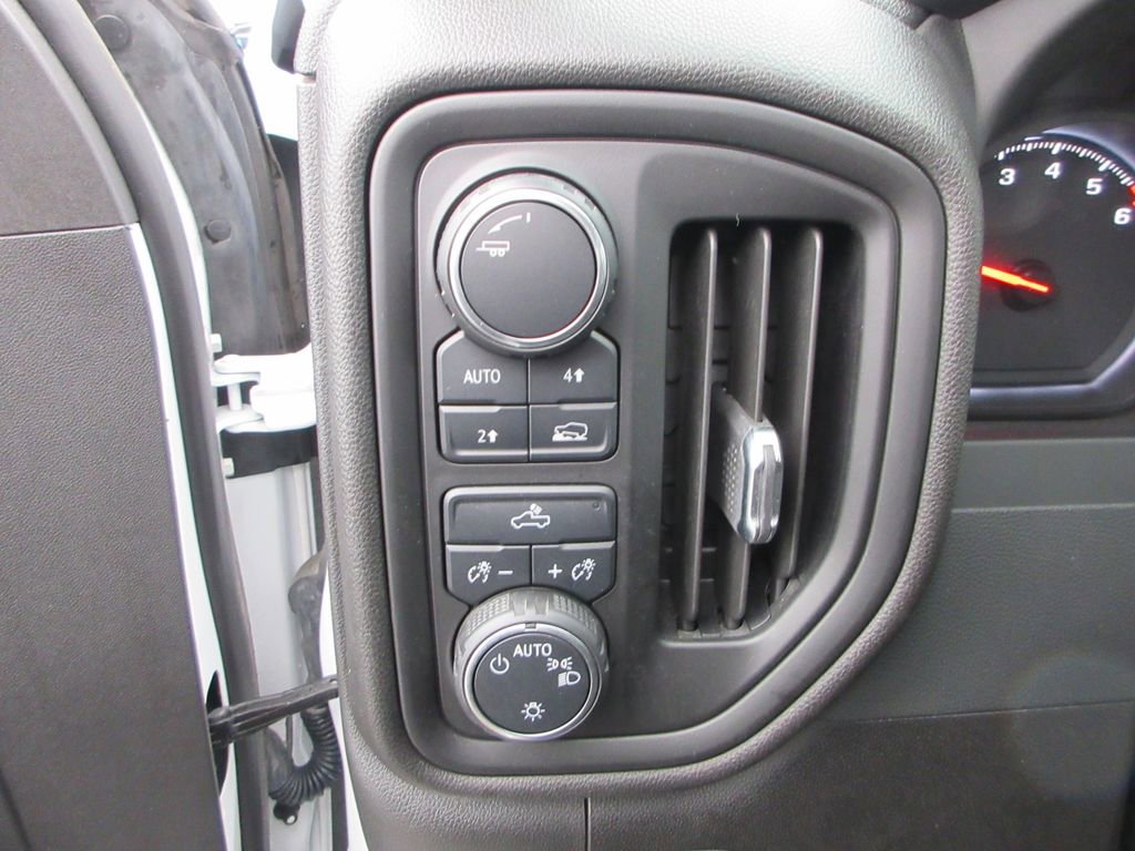 Certified 2024 Chevrolet Silverado 1500 Custom w/ Turbomax Blackout Package image 23