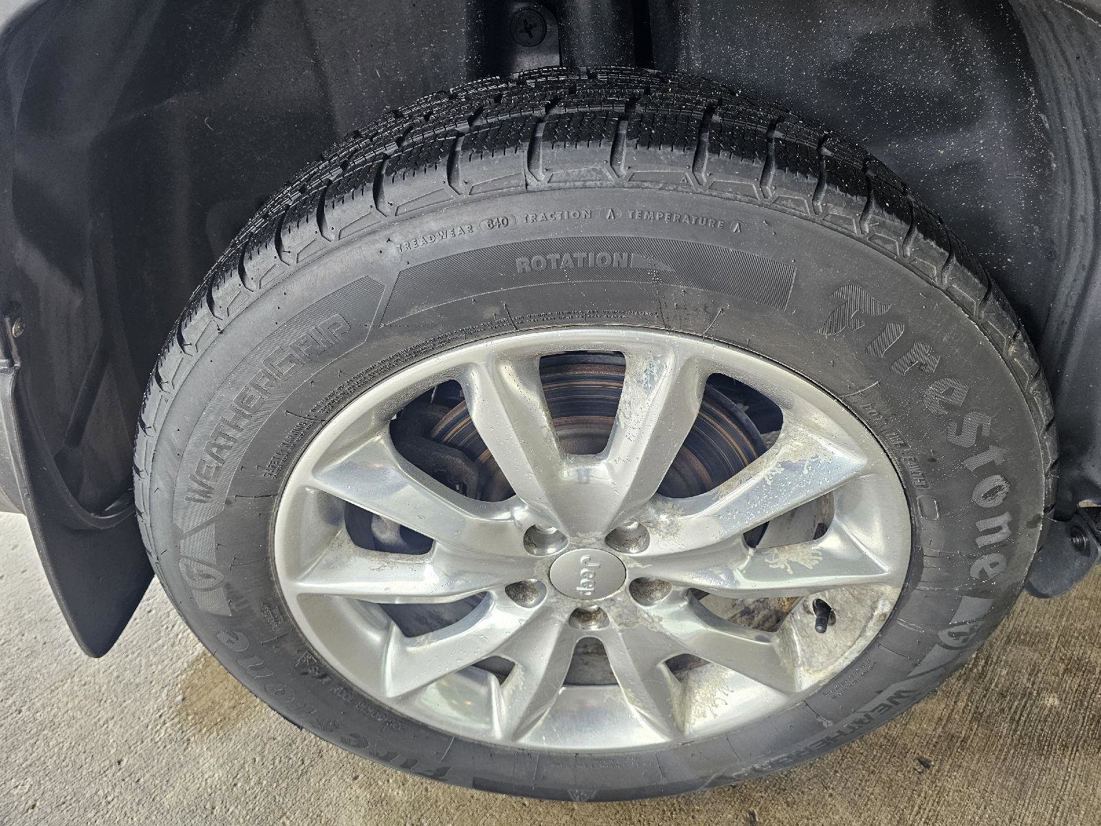 Used 2017 Jeep Cherokee Limited image 10