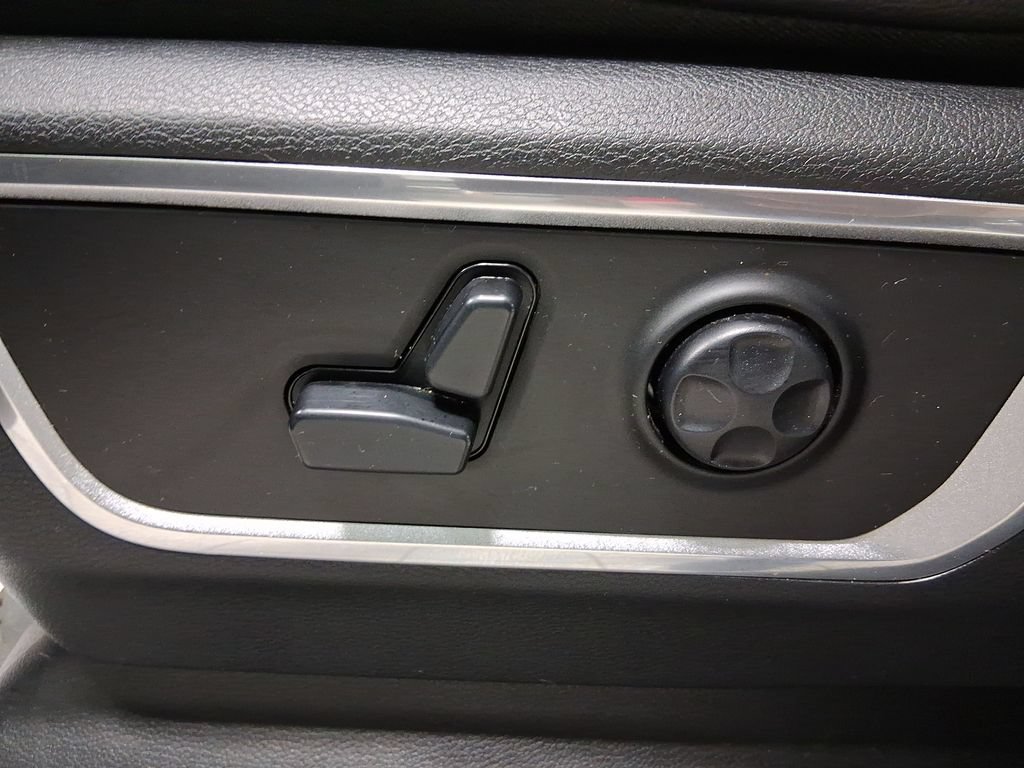 Used 2021 RAM 1500 Laramie AWD/4WD image 18