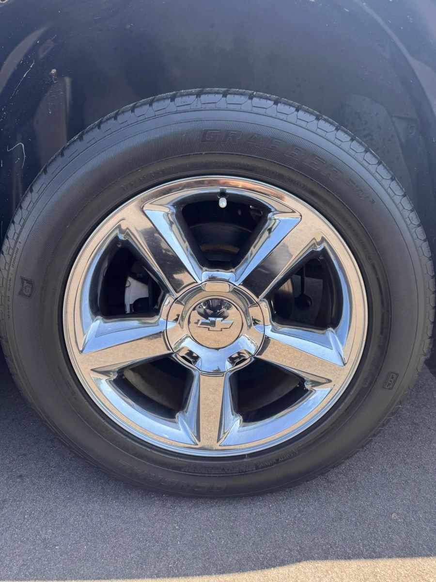 Used 2012 Chevrolet Avalanche LTZ AWD/4WD image 16