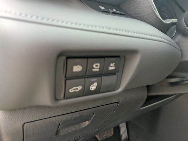 New 2026 Toyota Highlander Platinum image 16