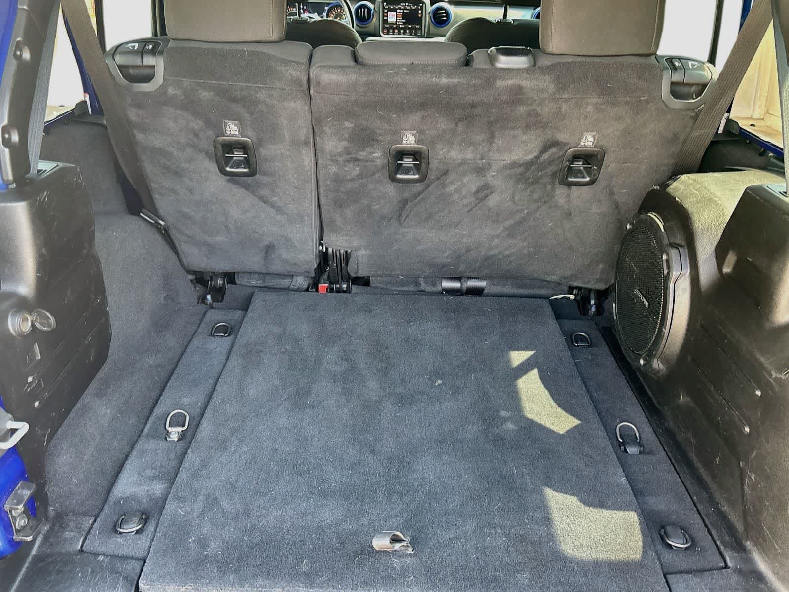 Used 2019 Jeep Wrangler Unlimited Sahara AWD/4WD image 23