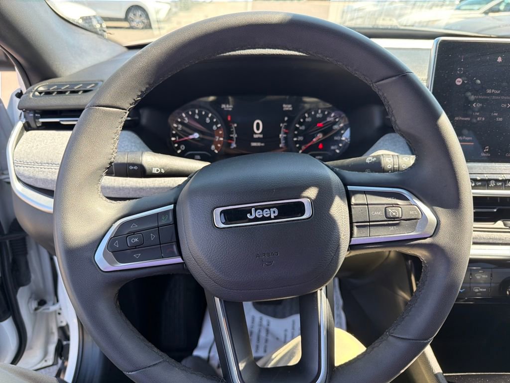 Used 2024 Jeep Compass Latitude image 18