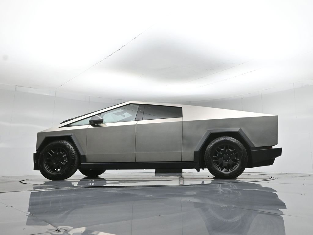 Used 2025 Tesla Cybertruck AWD Crew Cab image 50