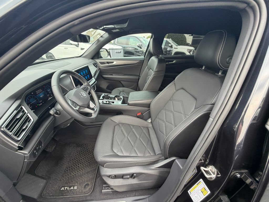 Used 2024 Volkswagen Atlas Cross Sport SE AWD/4WD image 25