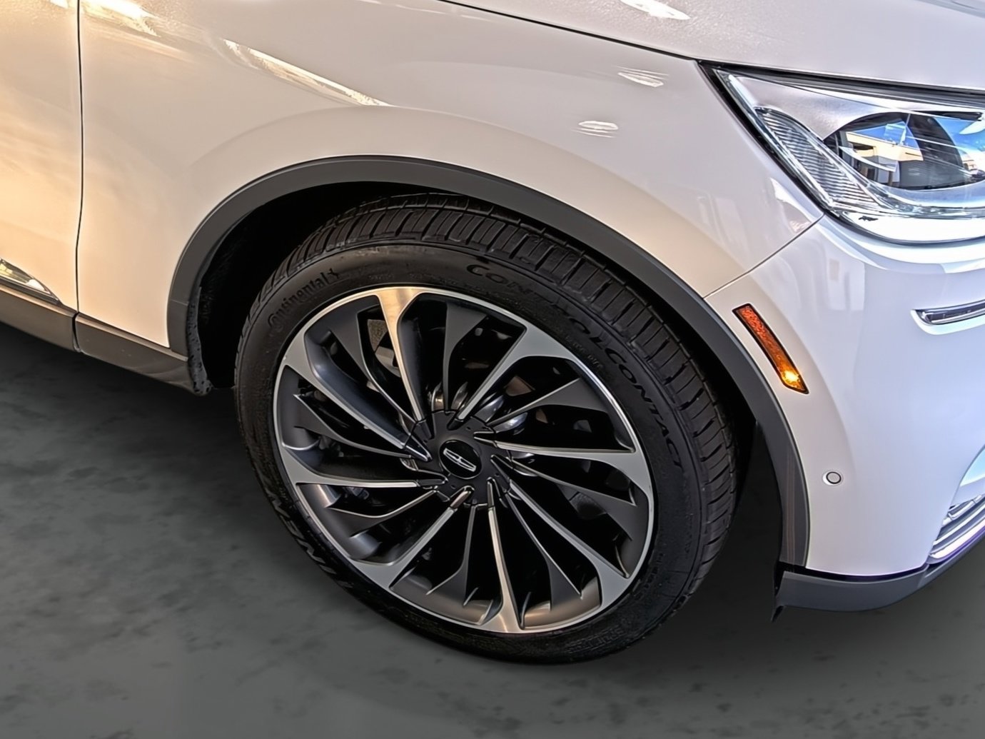 Used 2020 Lincoln Aviator Reserve w/ Equipment Group 202A image 14