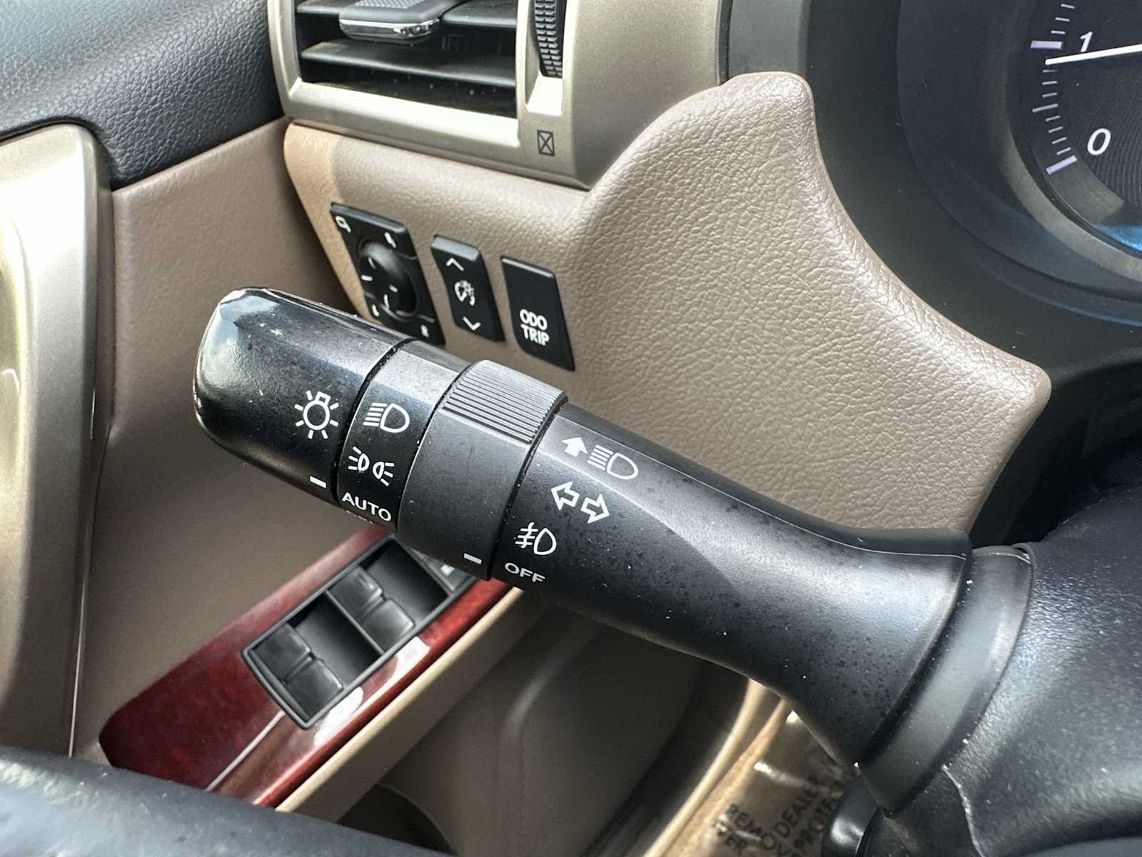 Used 2018 Lexus GX 460 Premium w/ Premium Package AWD/4WD image 29