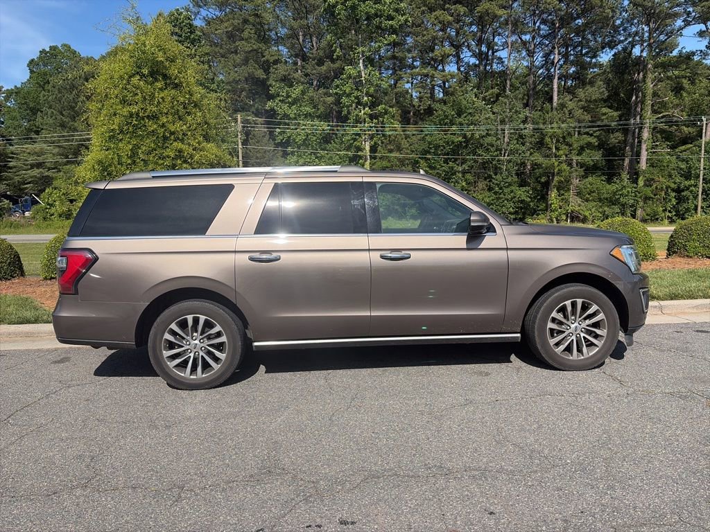 Used 2018 Ford Expedition Max Limited RWD image 3
