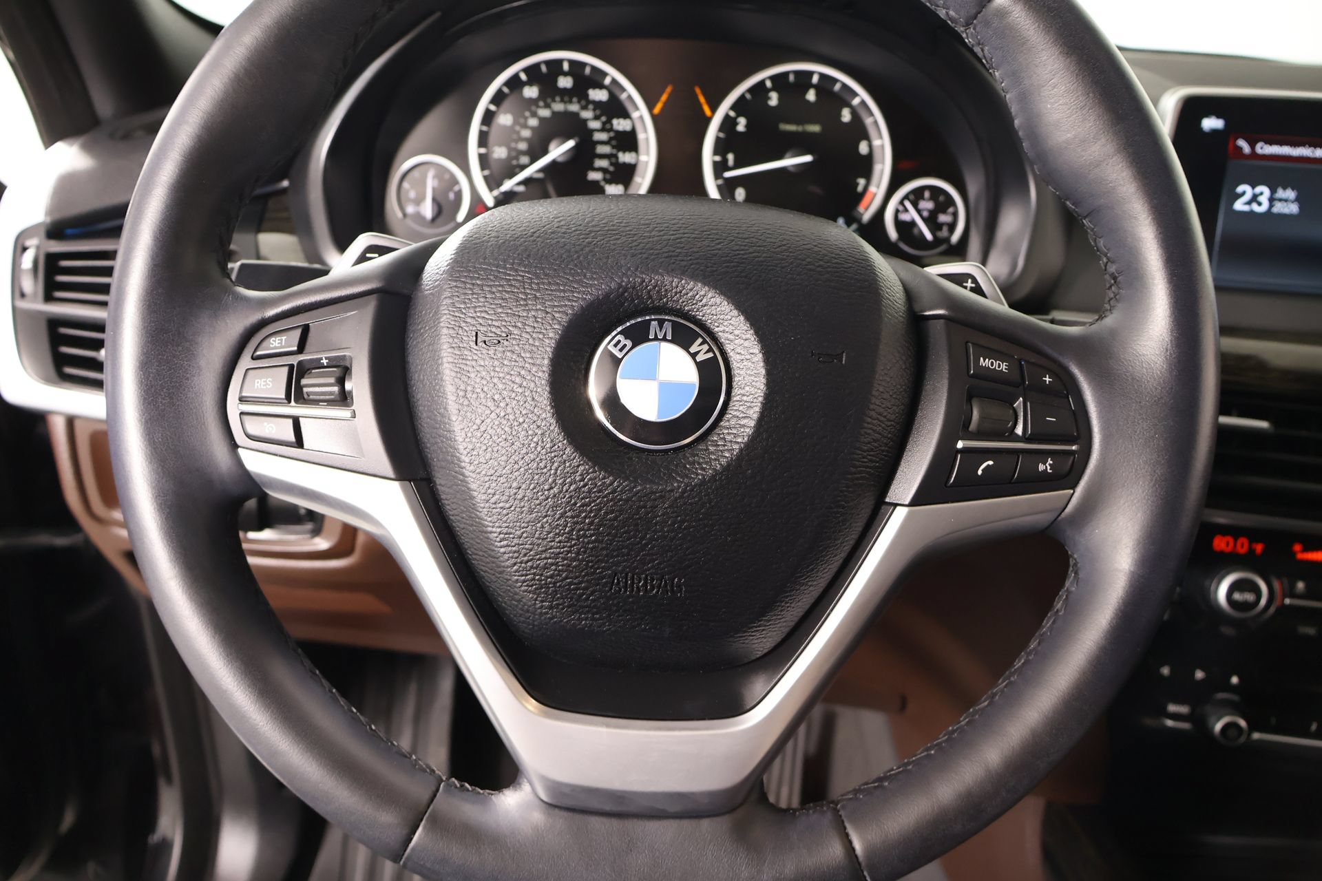Used 2018 BMW X5 xDrive35i w/ M Sport Package AWD/4WD image 3
