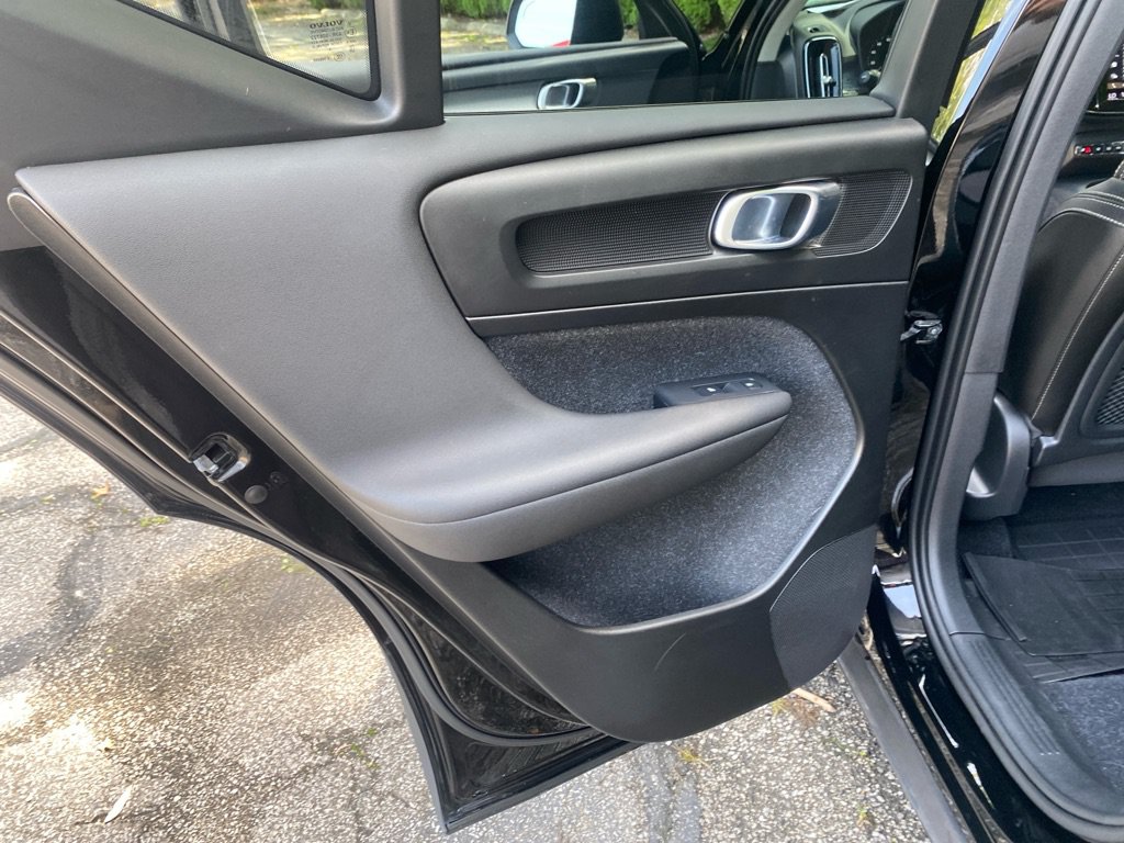 Used 2019 Volvo XC40 T5 Momentum AWD/4WD image 21