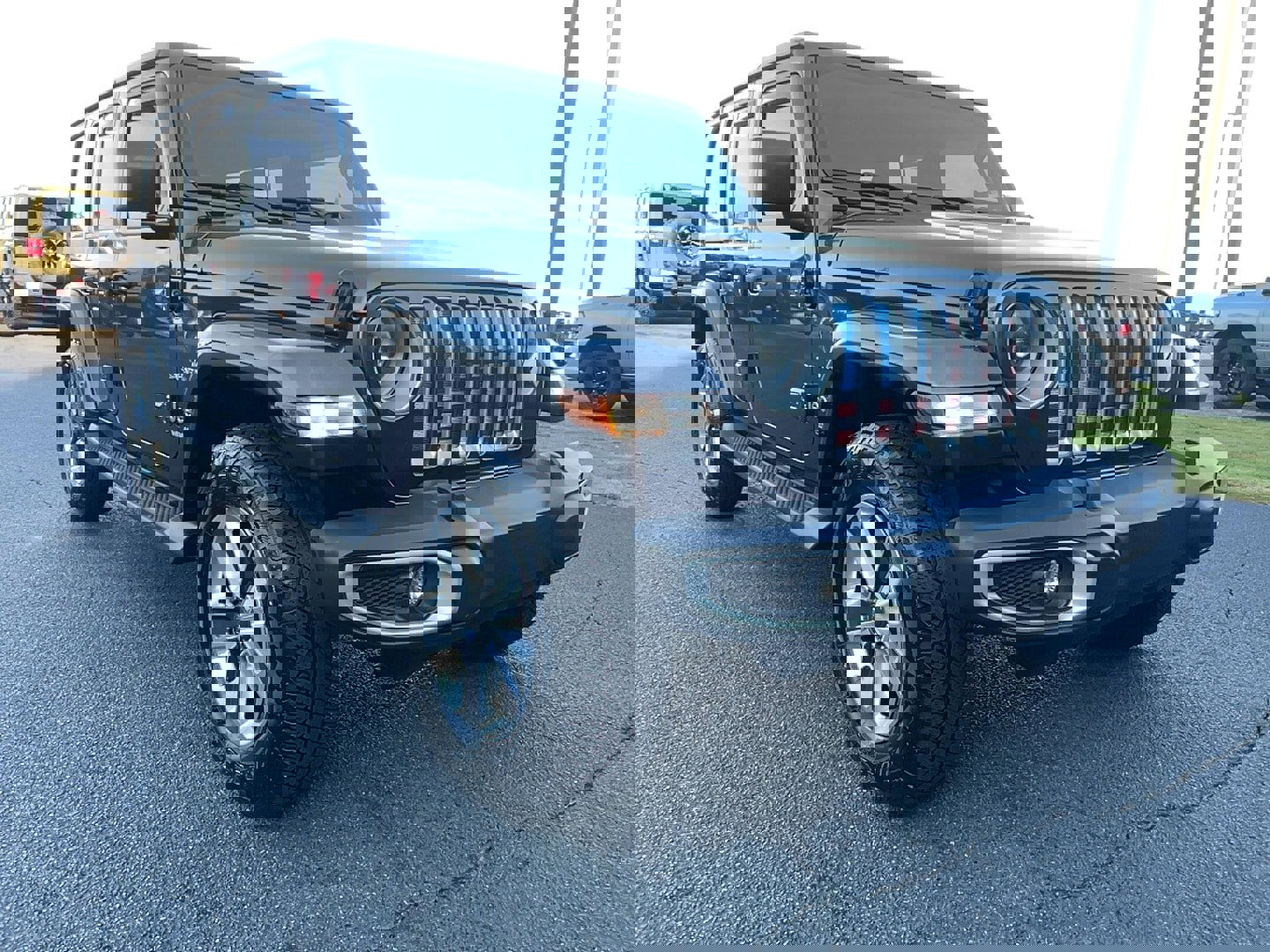 Used 2021 Jeep Wrangler Unlimited Sahara image 3