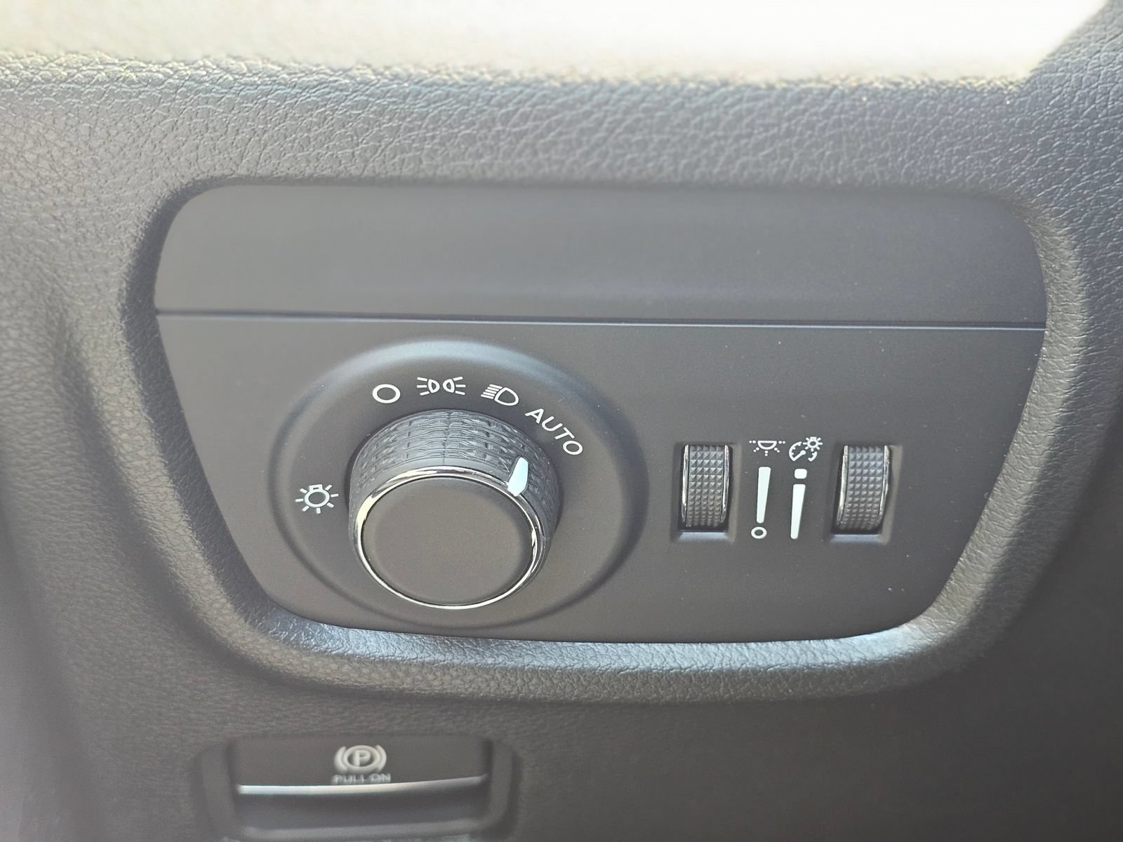 New 2026 Jeep Grand Cherokee L Altitude RWD image 17