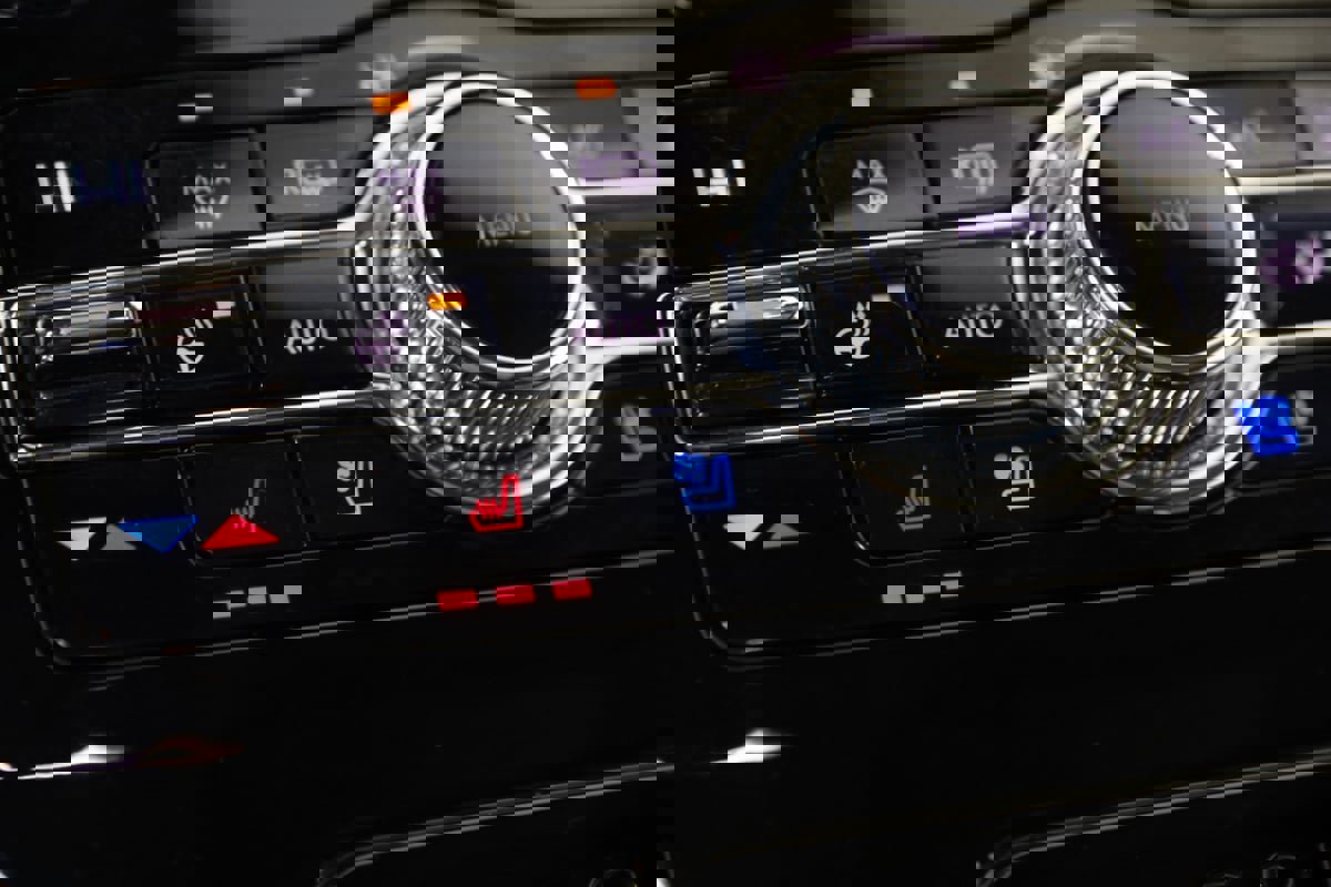 Used 2020 Lincoln Corsair FWD w/ Premium Package image 9