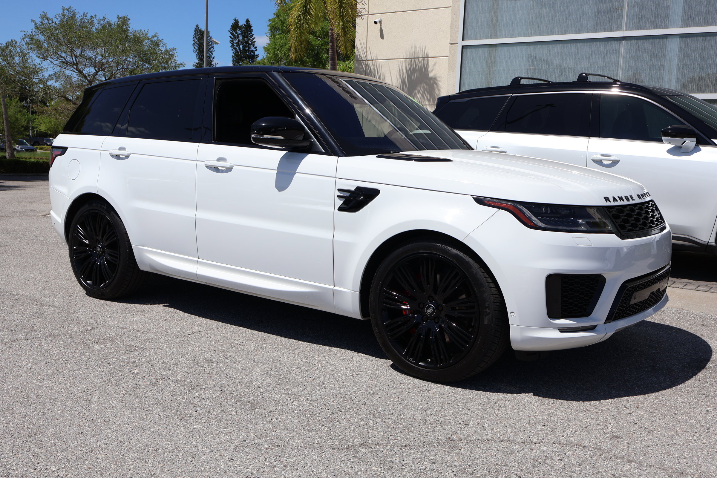 Used 2021 Land Rover Range Rover Sport HSE Dynamic image 12