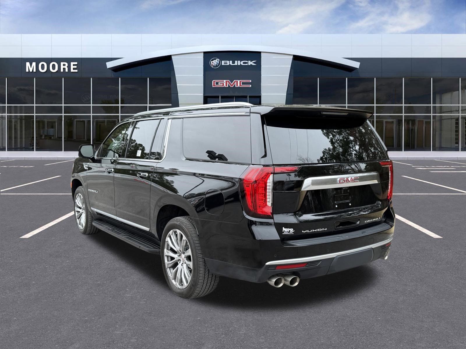 Used 2024 GMC Yukon XL Denali w/ Advanced Technology Package AWD/4WD image 5