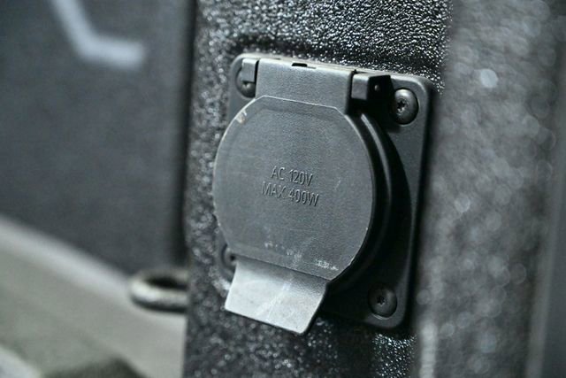 Used 2022 GMC Sierra 2500 SLT w/ SLT Convenience Package image 24