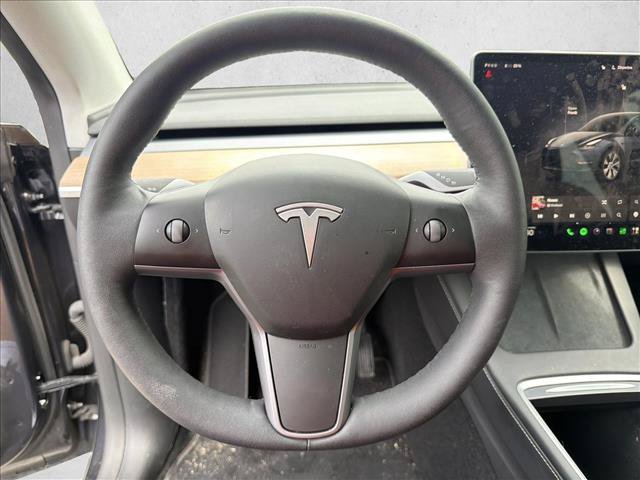 Used 2024 Tesla Model Y Long Range AWD/4WD image 15