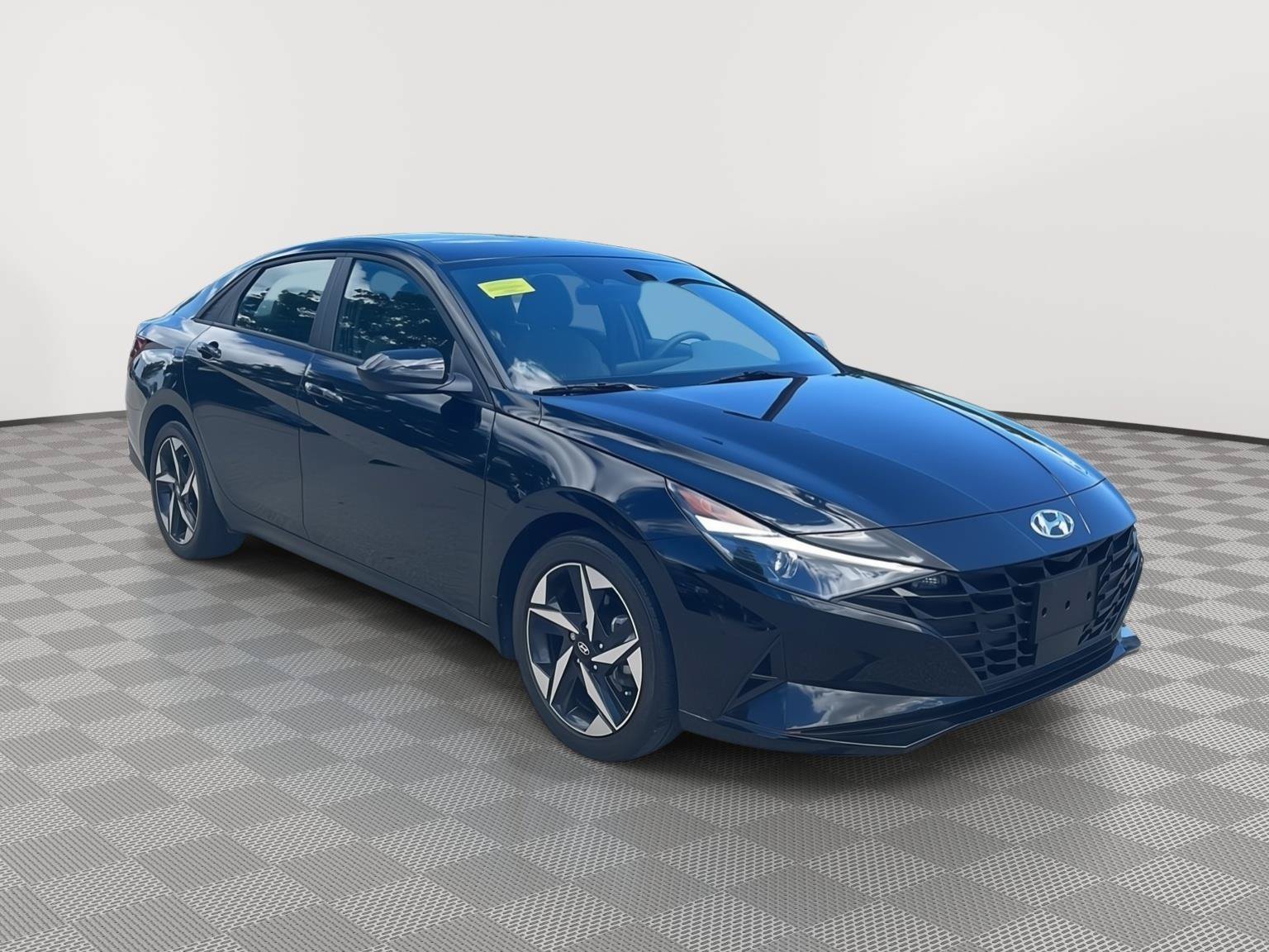 Certified 2023 Hyundai Elantra SEL w/ Convenience Package FWD image 3