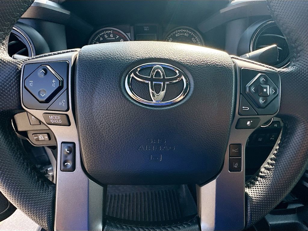 Used 2021 Toyota Tacoma TRD Sport w/ Technology Package image 14