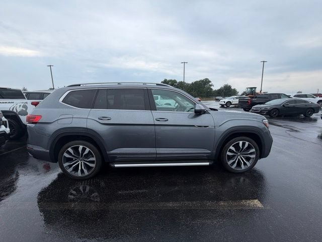Used 2022 Volkswagen Atlas SEL Premium AWD/4WD image 2