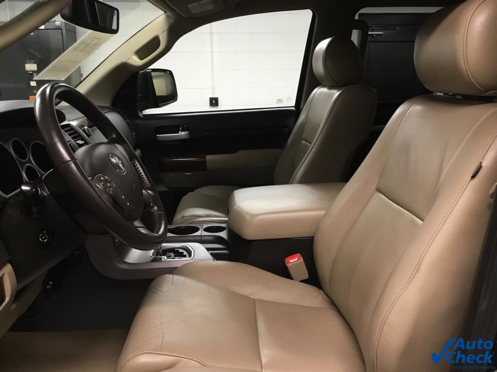 Used 2010 Toyota Tundra Limited image 30