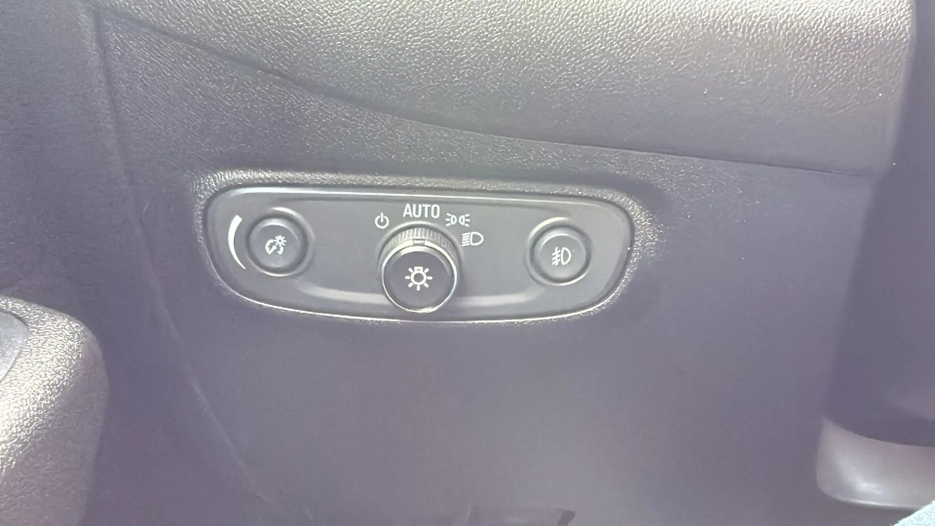 Used 2019 Chevrolet Equinox Premier AWD/4WD image 15
