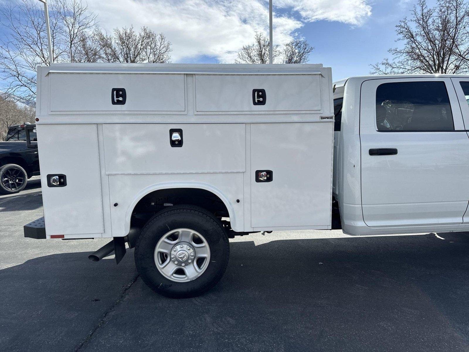 New 2023 RAM 3500 Tradesman AWD/4WD image 14
