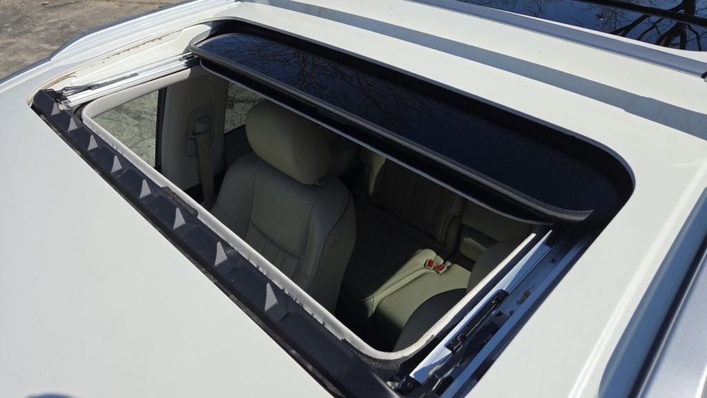 Used 2019 INFINITI QX60 Luxe w/ Sensory Package image 3