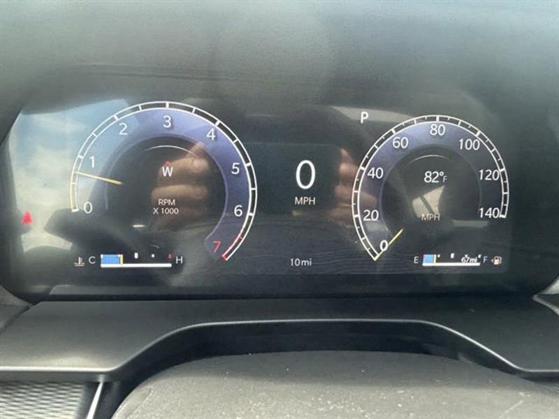 New 2025 Jeep Grand Cherokee Altitude image 12