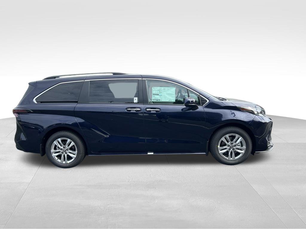 New 2026 Toyota Sienna XLE AWD/4WD image 6