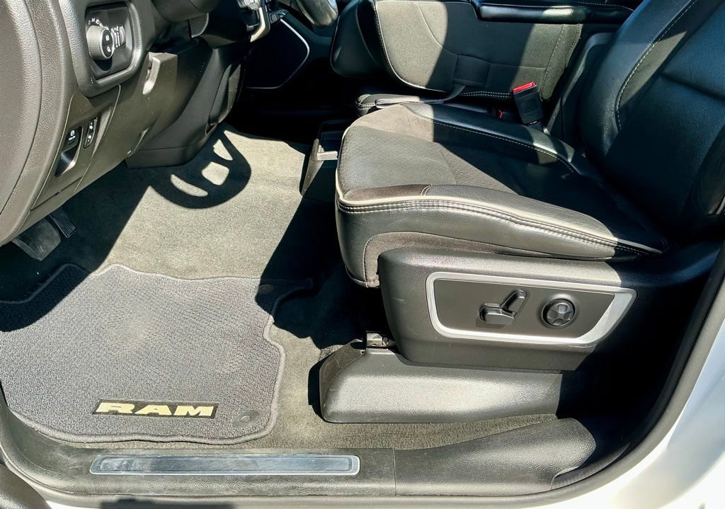 Used 2019 RAM 1500 Laramie image 44