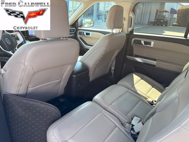 Used 2023 Ford Explorer XLT w/ Equipment Group 202A AWD/4WD image 8