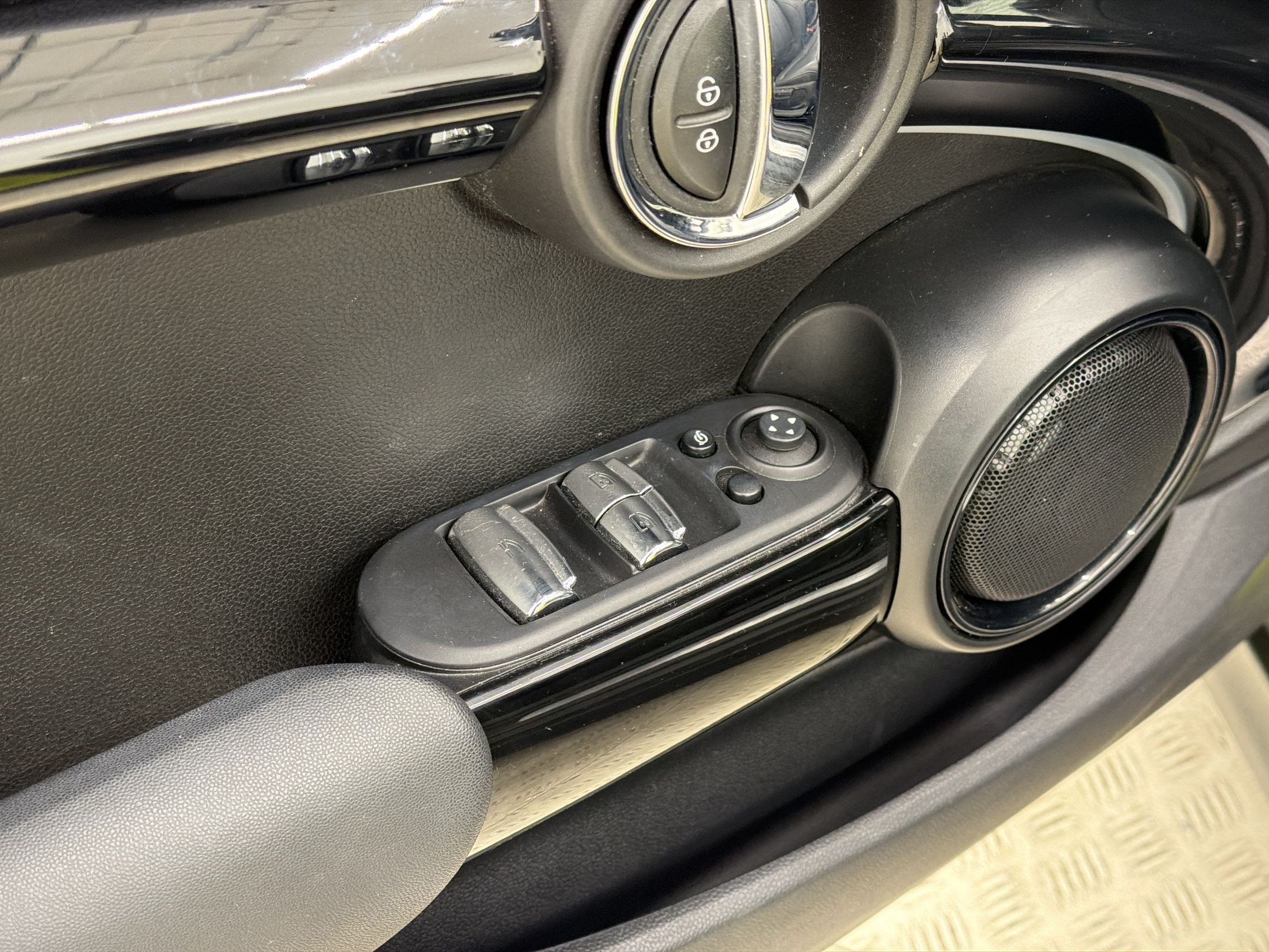 Used 2023 MINI Cooper S FWD image 18
