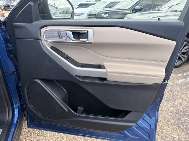 Used 2022 Ford Explorer Limited w/ Equipment Group 301A RWD image 18