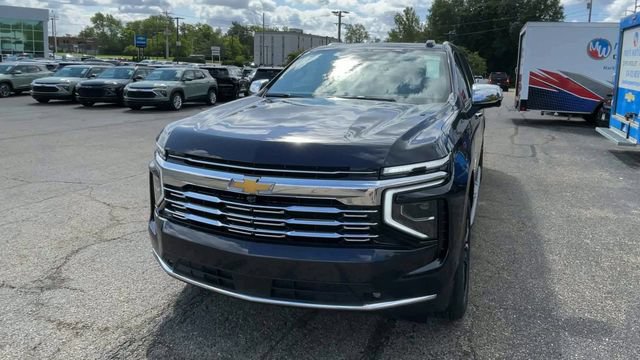 New 2026 Chevrolet Suburban Premier w/ Sun And Tow Package AWD/4WD image 5