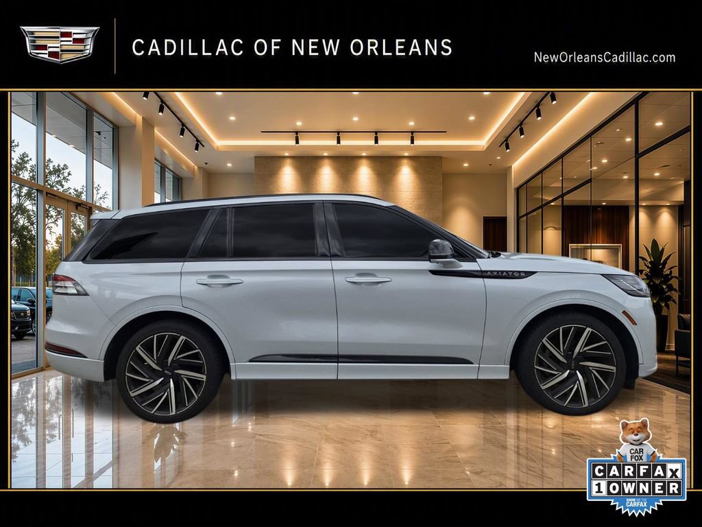 Used 2025 Lincoln Aviator Black Label w/ Jet Appearance Package AWD/4WD image 2