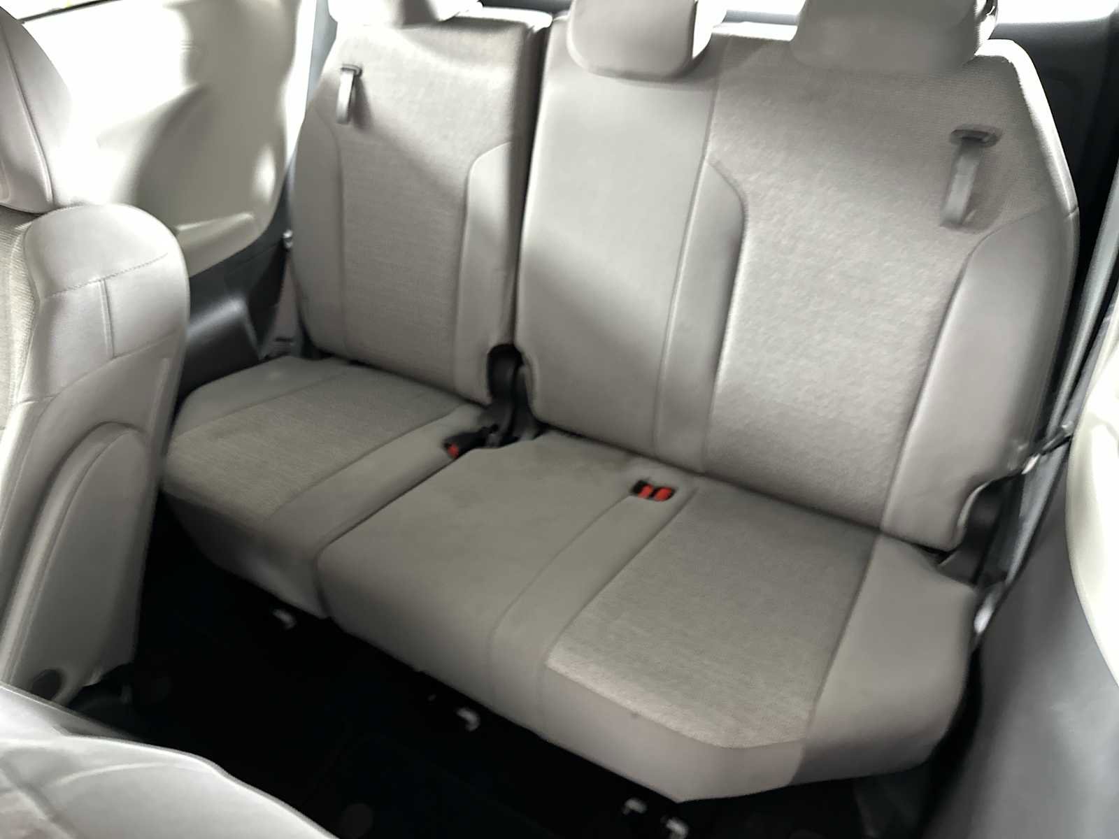 Used 2024 Toyota Sienna LE FWD image 24