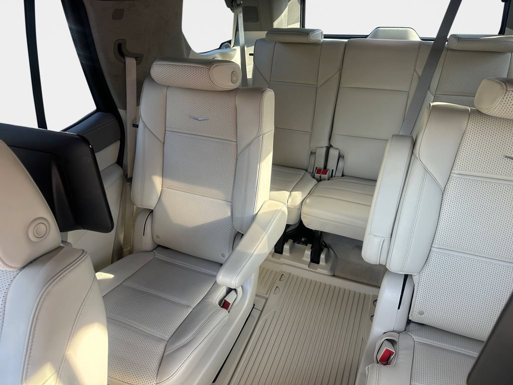 Used 2025 Cadillac Escalade Sport Platinum w/ LPO, ONYX Package AWD/4WD image 9
