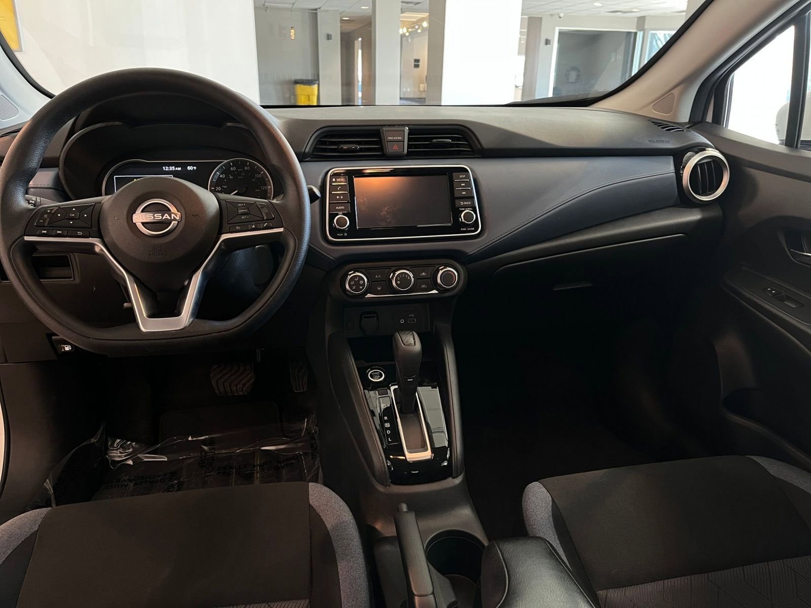 Used 2025 Nissan Versa SV image 34