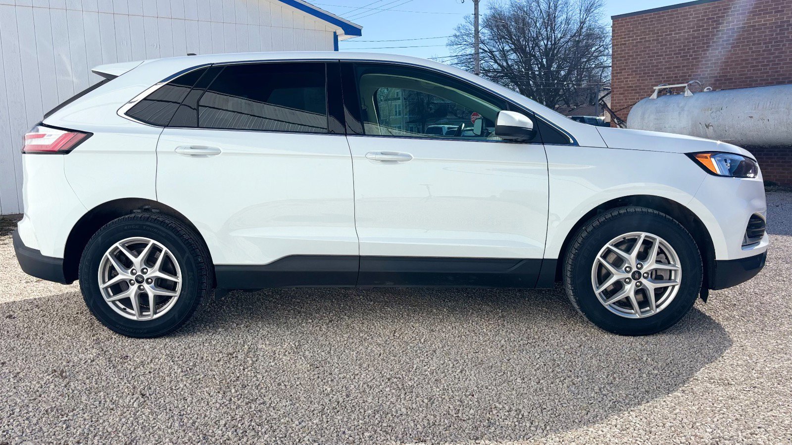 Certified 2024 Ford Edge SEL w/ Convenience Package image 2