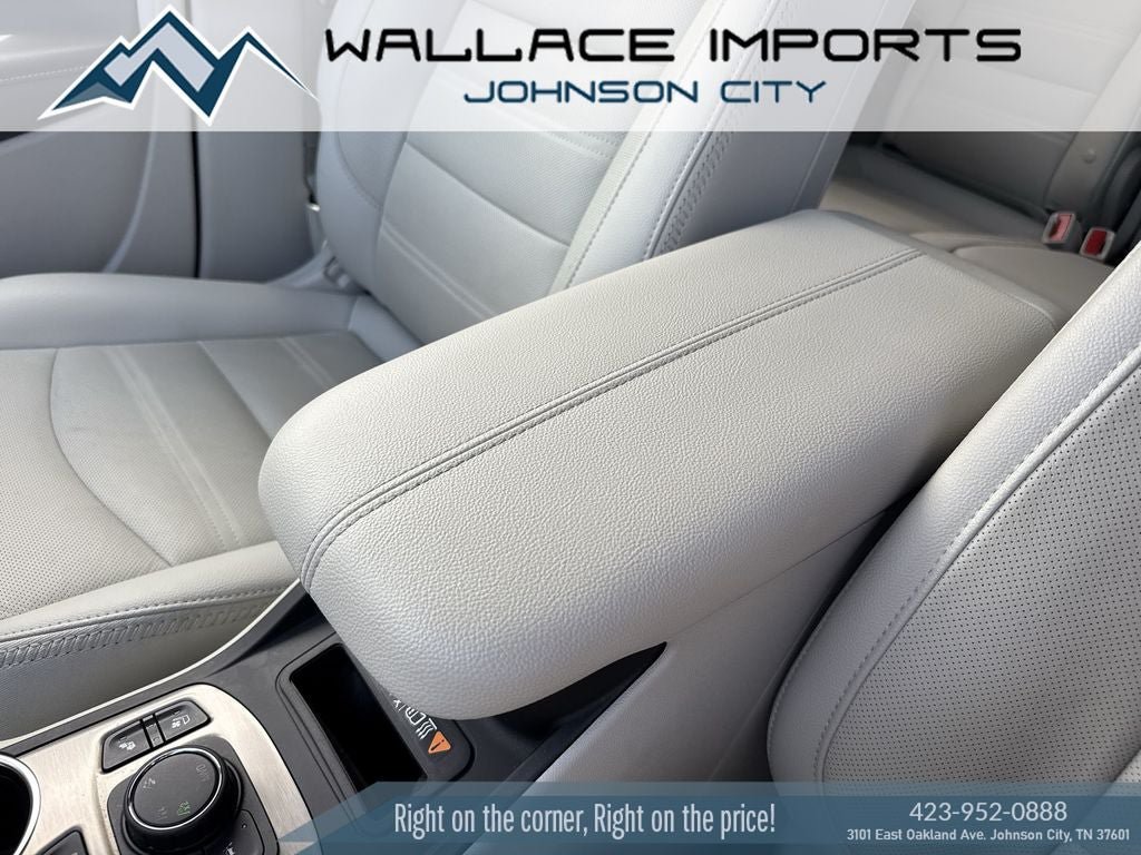 Used 2024 GMC Terrain Denali w/ Black Diamond Edition AWD/4WD image 20