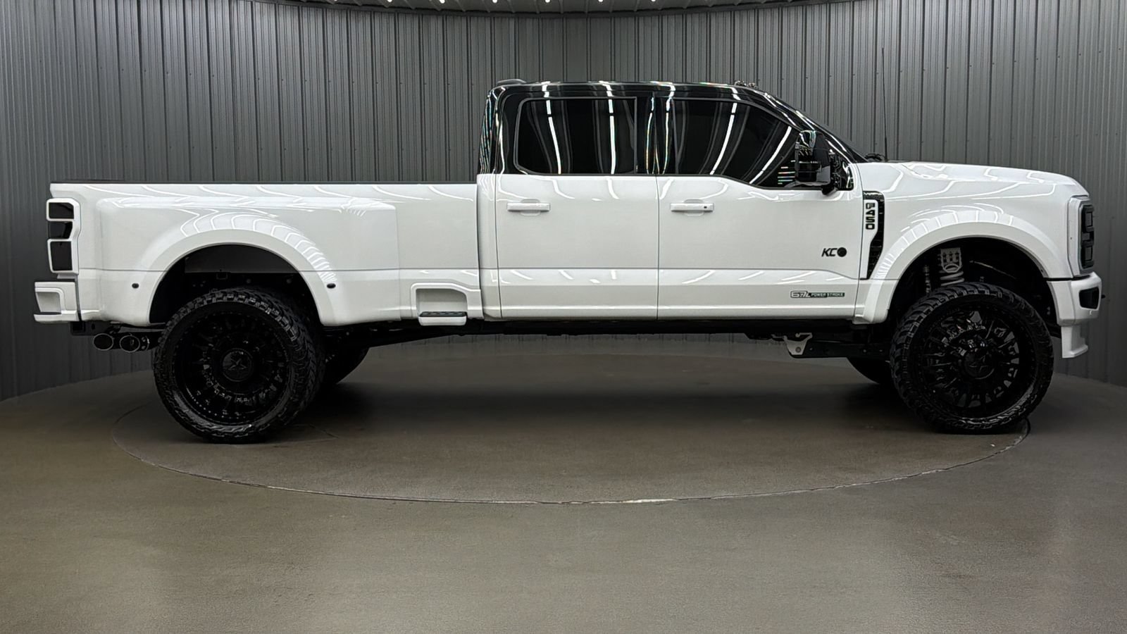 Used 2026 Ford F450 Platinum w/ FX4 Off-Road Package AWD/4WD image 6