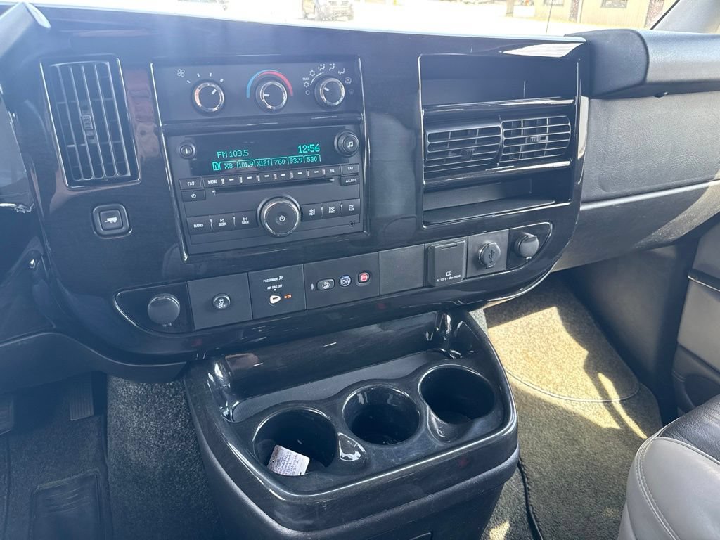 Used 2016 Chevrolet Express 2500 RWD image 42