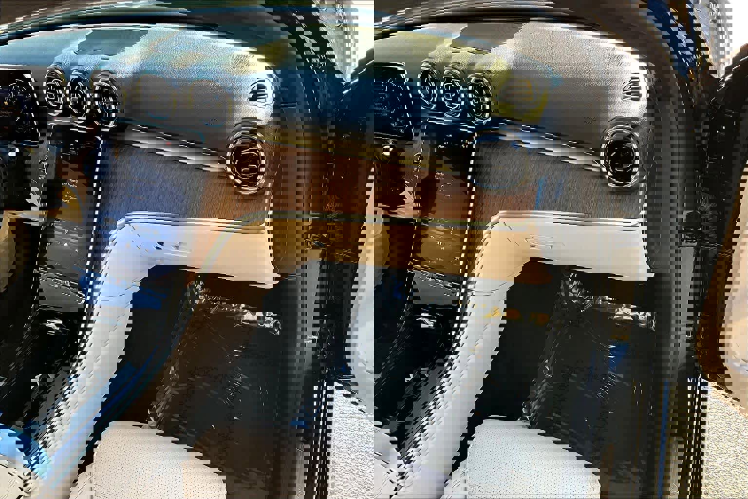 Used 2022 Mercedes-Benz C 300 4MATIC Sedan image 17